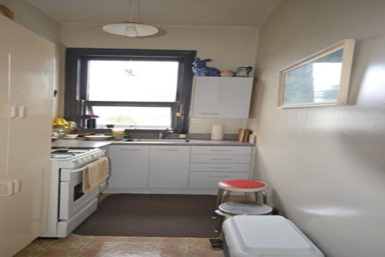 Photo of property in 102 Wilson Street, Newtown, Wellington, 6021