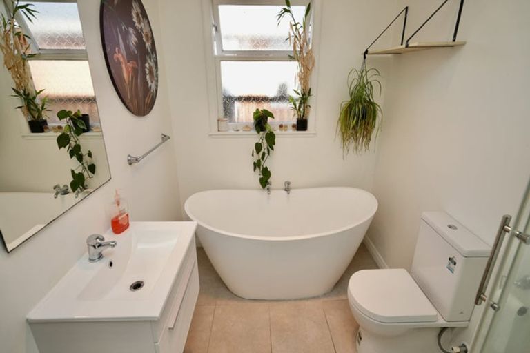 Photo of property in 40 Park Road, West End, Palmerston North, 4412