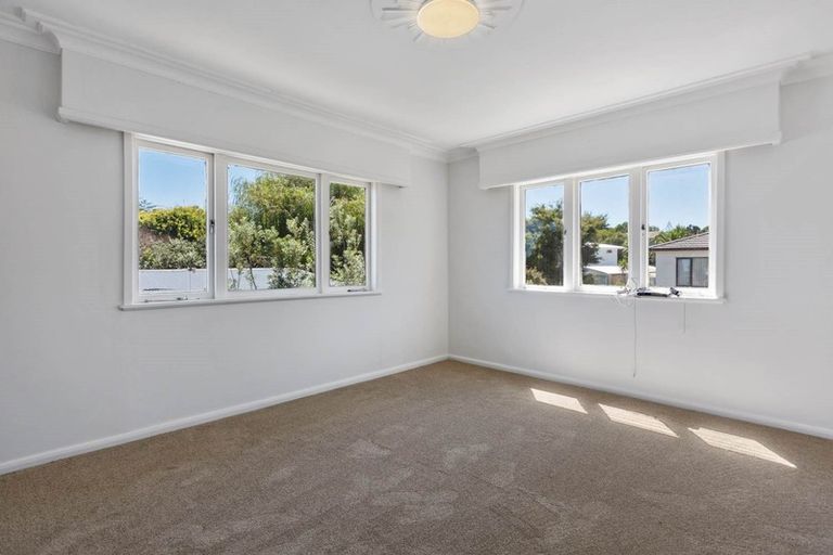Photo of property in 17a Kereru Street, Henderson, Auckland, 0612