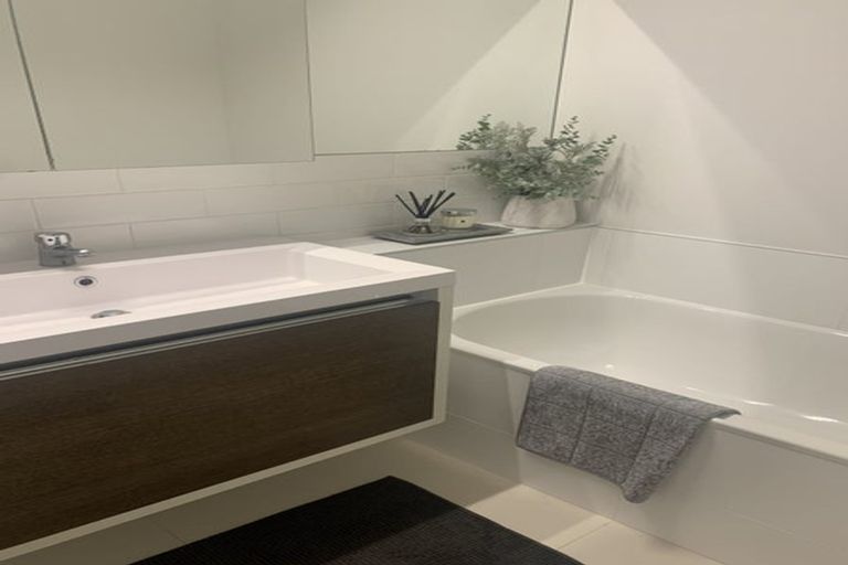 Photo of property in 230 Hobsonville Point Road, Hobsonville, Auckland, 0616