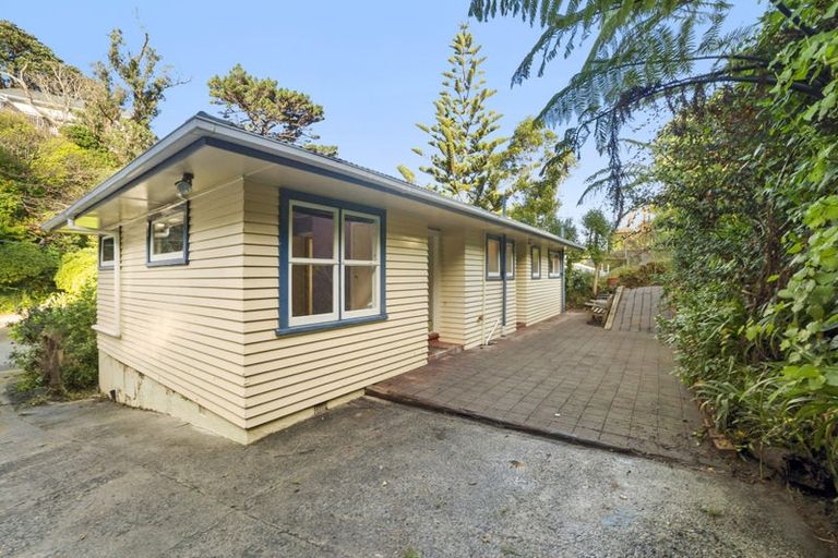 Photo of property in 11 Rangiora Avenue, Kaiwharawhara, Wellington, 6035