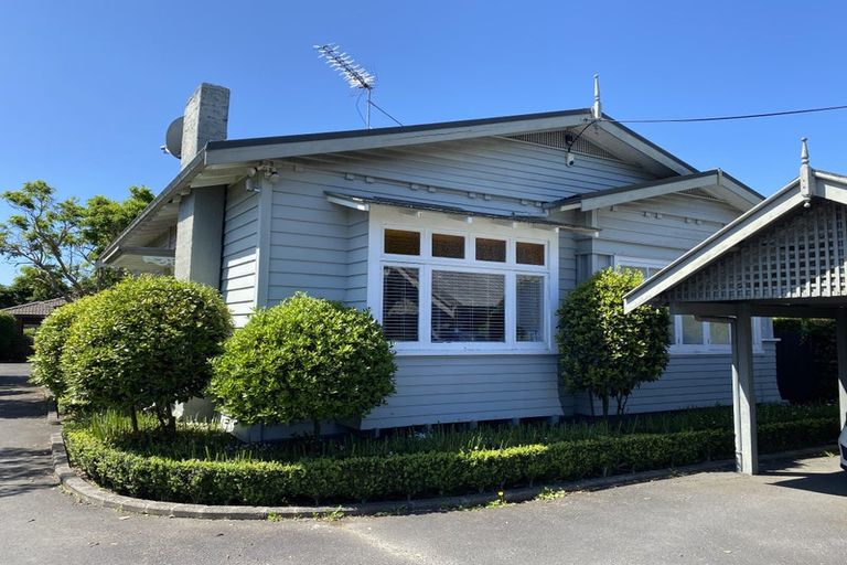 Photo of property in 1/135 Onewa Road, Northcote, Auckland, 0627