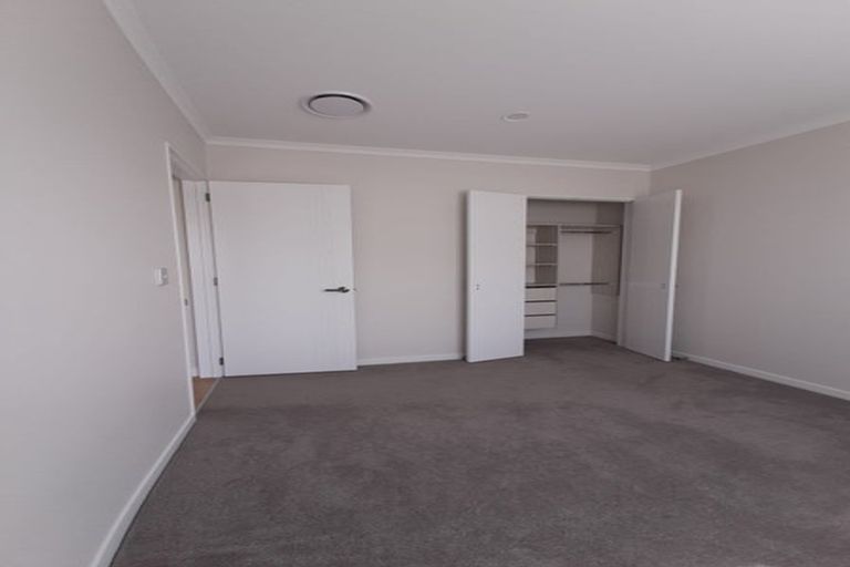 Photo of property in 21 Hakinakina Drive, Flat Bush, Auckland, 2019