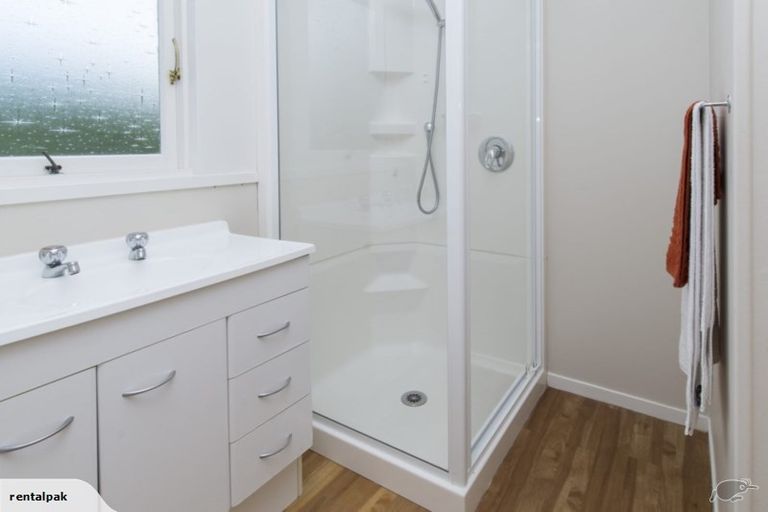 Photo of property in 15 Megan Avenue, Pakuranga Heights, Auckland, 2010