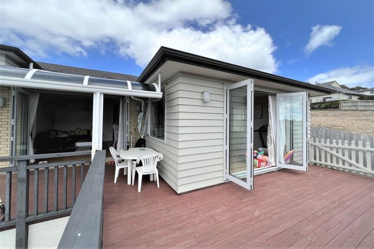 Photo of property in 27 Mantra Road, Massey, Auckland, 0614