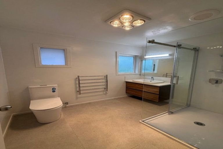 Photo of property in 34 Titoki Street, Te Atatu Peninsula, Auckland, 0610