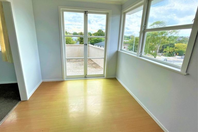 Photo of property in 1/70 Chartwell Avenue, Glenfield, Auckland, 0629