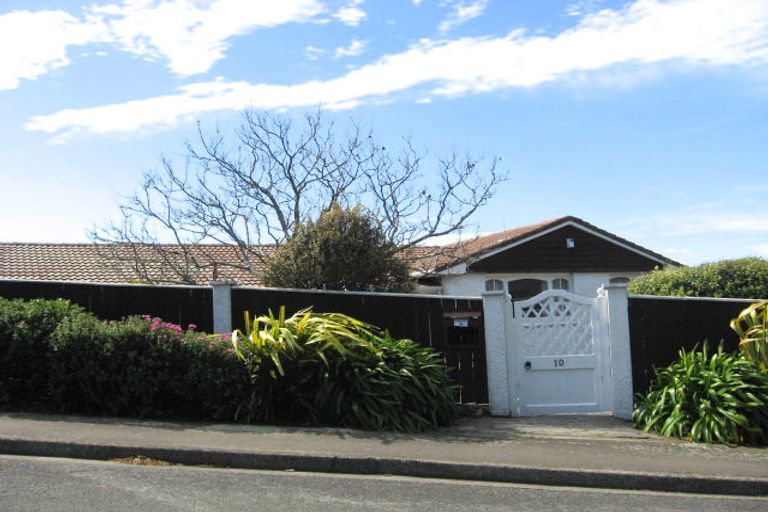 Photo of property in 10 The Cliffs, Britannia Heights, Nelson, 7010