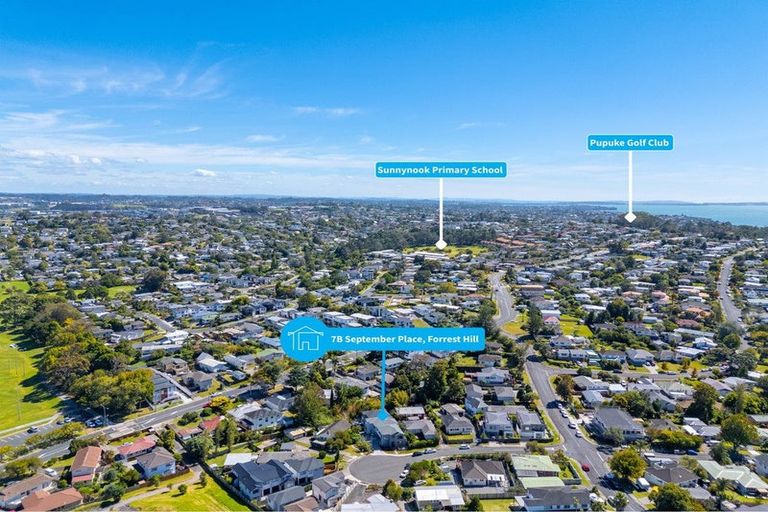 Photo of property in 7b September Place, Forrest Hill, Auckland, 0620