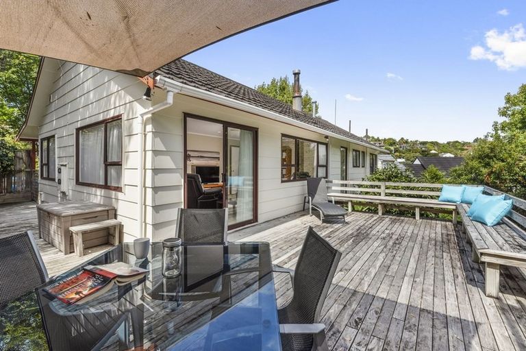 Photo of property in 3 Scarlock Avenue, Browns Bay, Auckland, 0630