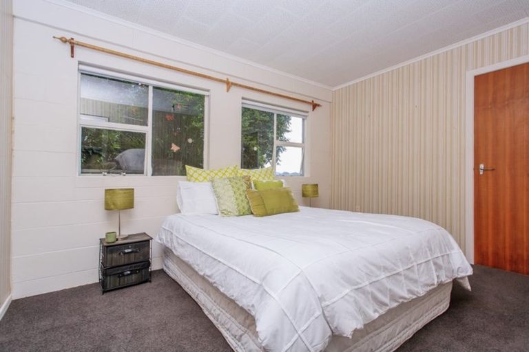 Photo of property in 25 Christian Road, Swanson, Auckland, 0614