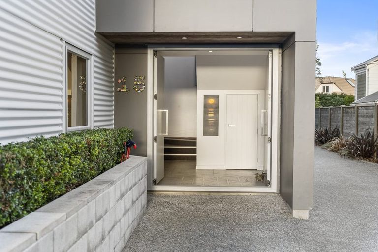 Photo of property in 15 Gulf View Road, Murrays Bay, Auckland, 0630