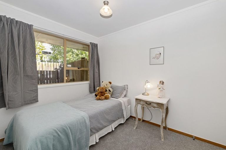 Photo of property in 2/120 Woodglen Road, Glen Eden, Auckland, 0602