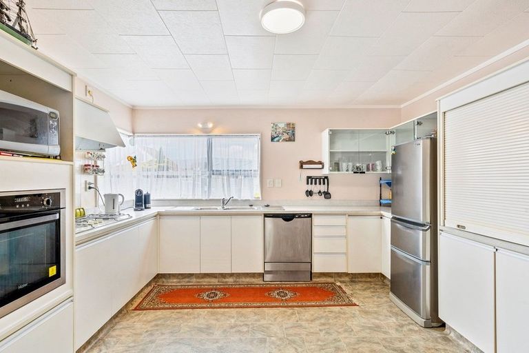 Photo of property in 24 Easton Way, Levin, 5510