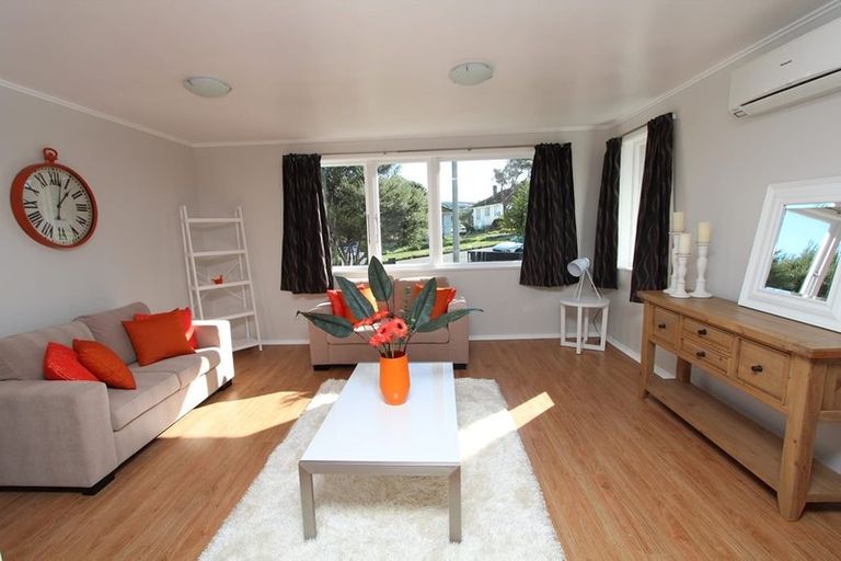Photo of property in 6 Fawn Street, Cannons Creek, Porirua, 5024