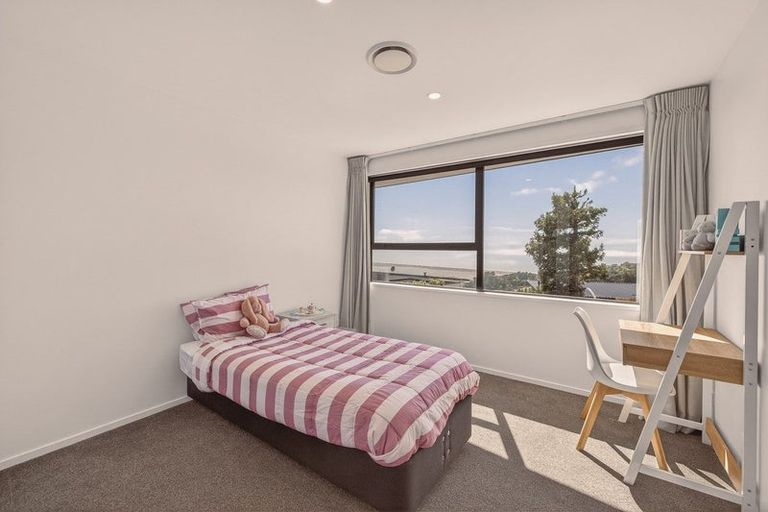 Photo of property in 3 The Terrace, Mount Pleasant, Christchurch, 8081