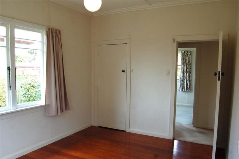 Photo of property in 216 Saint Leonards Avenue, Saint Leonards, Hastings, 4120