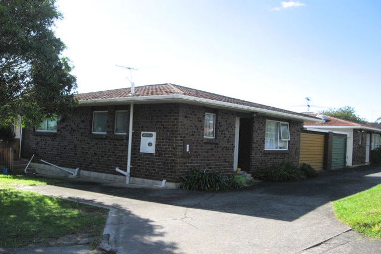 Photo of property in 2/28 Highland Park Drive, Highland Park, Auckland, 2010