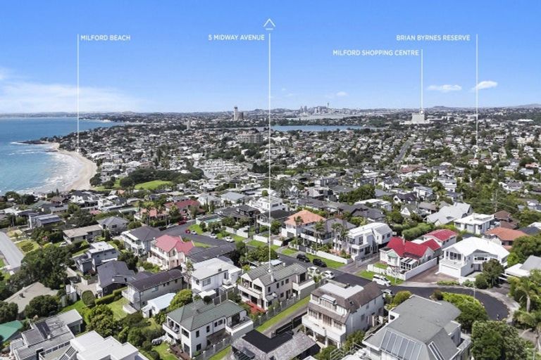 Photo of property in 5 Midway Avenue, Castor Bay, Auckland, 0620