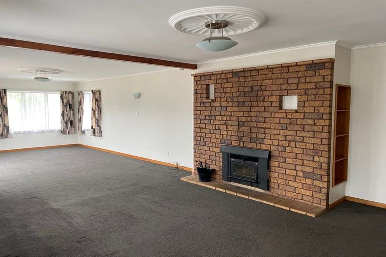 Photo of property in 41 Flanshaw Road, Te Atatu South, Auckland, 0610
