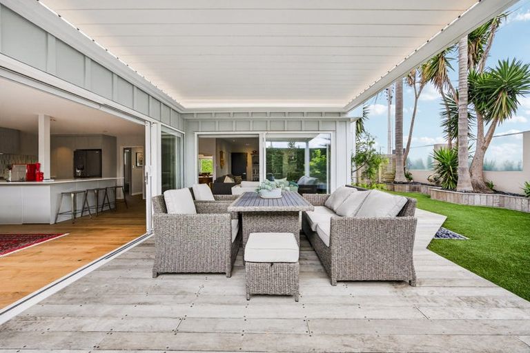 Photo of property in 9a Craig Road, Milford, Auckland, 0620