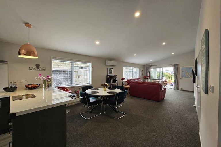 Photo of property in 16 Fuller Street, Papamoa Beach, Papamoa, 3118