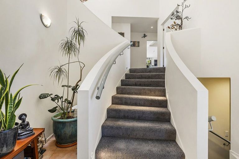 Photo of property in 15 Eclipse Lane, Whitby, Porirua, 5024