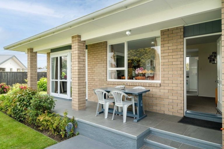 Photo of property in 12 Cowper Place, Avondale, Christchurch, 8061