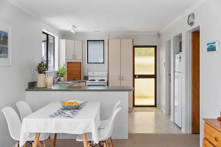 Photo of property in 13 Atua Street, Waikanae Beach, Waikanae, 5036