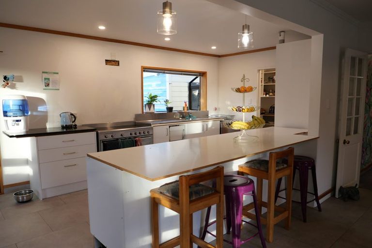 Photo of property in 21 Windsor Avenue, Waikanae, 5036