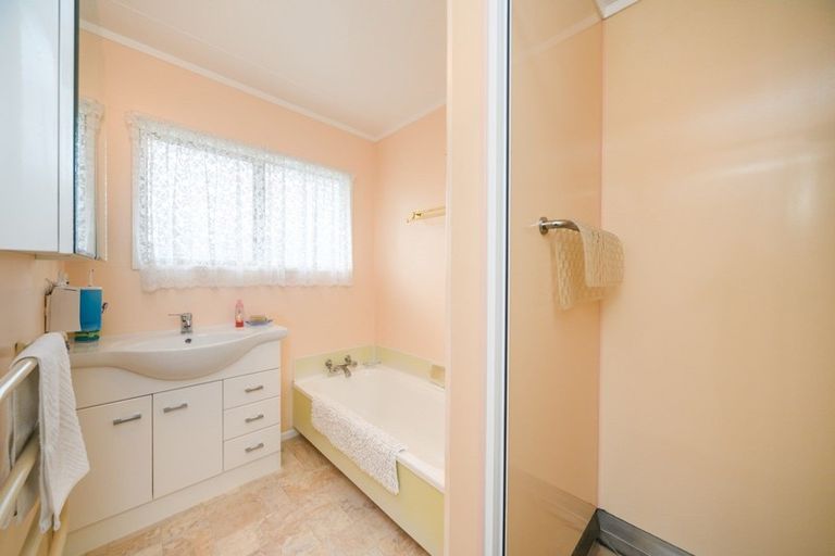 Photo of property in 27 Amberley Avenue, Westbrook, Palmerston North, 4412