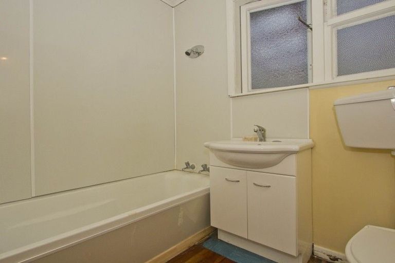 Photo of property in 86 Seddon Street, Naenae, Lower Hutt, 5011