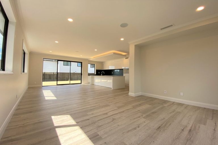 Photo of property in 53 Kewa Road, Albany Heights, Auckland, 0632