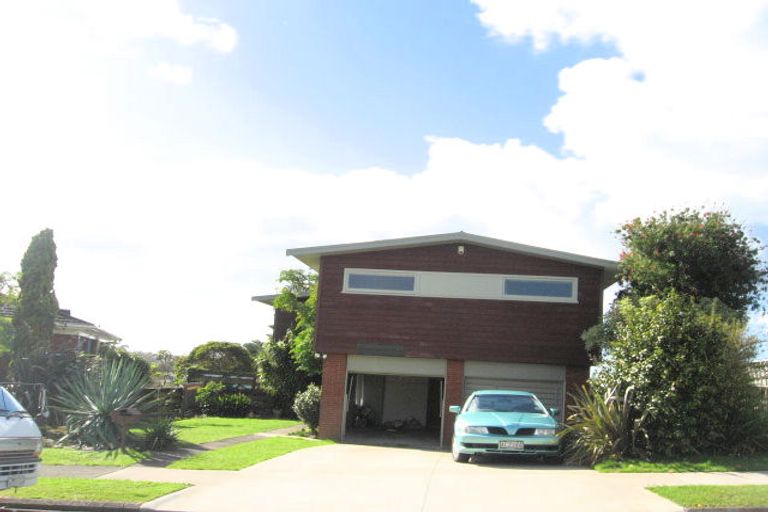 Photo of property in 28 Jade Avenue, Pakuranga Heights, Auckland, 2010