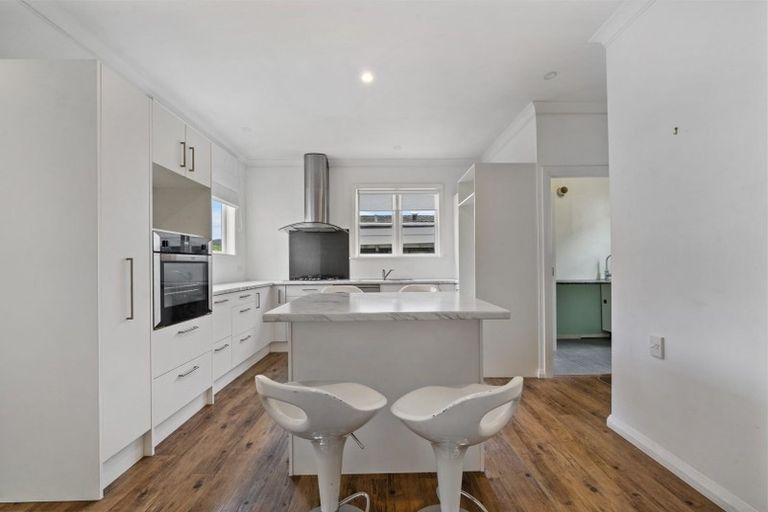 Photo of property in 99 Whites Line East, Waiwhetu, Lower Hutt, 5010