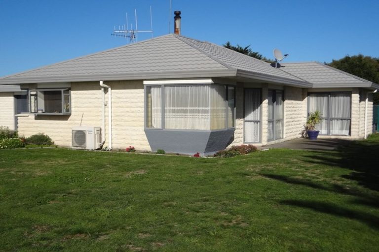 Photo of property in 40 Nuku Street, Tangimoana, 4822