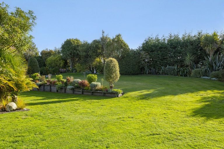 Photo of property in 21 Stewart Glen, Acacia Bay, Taupo, 3385