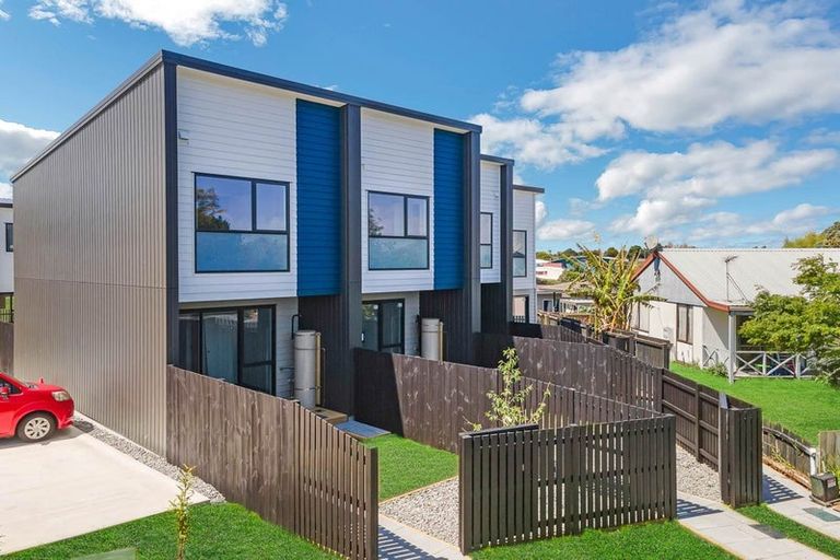 Photo of property in 5/17 Barneys Farm Road, Clendon Park, Auckland, 2103