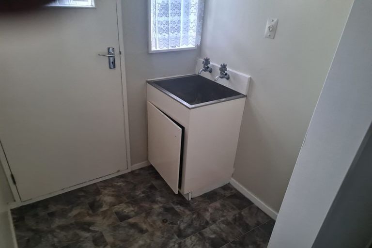 Photo of property in 15 Leander Place, Milson, Palmerston North, 4414