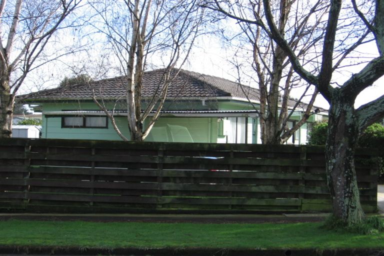 Photo of property in 6 Haast Place, Awapuni, Palmerston North, 4412