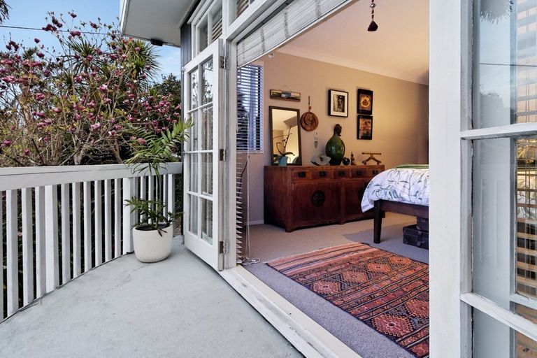 Photo of property in 207 Godley Road, Titirangi, Auckland, 0604