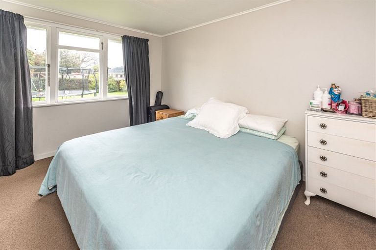 Photo of property in 12 Hadfield Crescent, College Estate, Whanganui, 4500