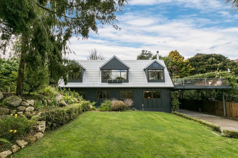 Photo of property in 56 Muritai Crescent, Havelock North, 4130