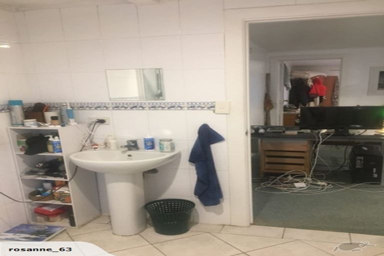 Photo of property in 19 Carlton Gore Road, Grafton, Auckland, 1023