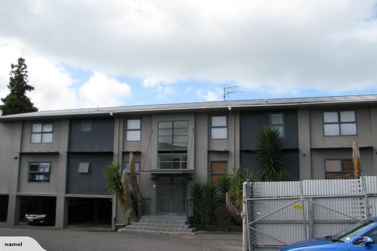 Photo of property in 2/83 Portage Road, New Lynn, Auckland, 0600