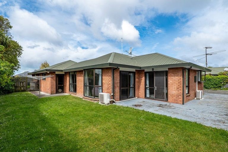 Photo of property in 2 Saskia Lane, Somerfield, Christchurch, 8024