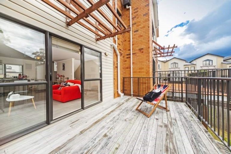 Photo of property in St Claire Village, 9/172 Mcleod Road, Te Atatu South, Auckland, 0610