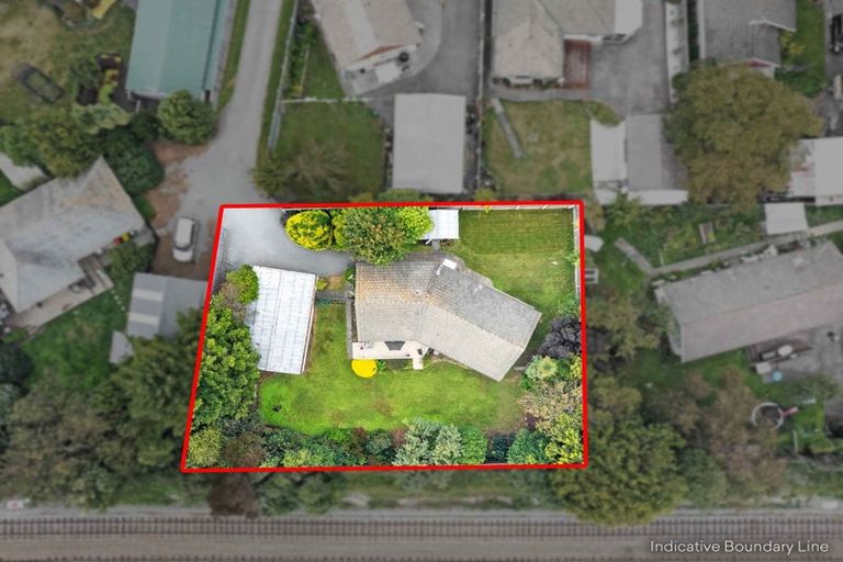 Photo of property in 12 Lomax Place, Islington, Christchurch, 8042