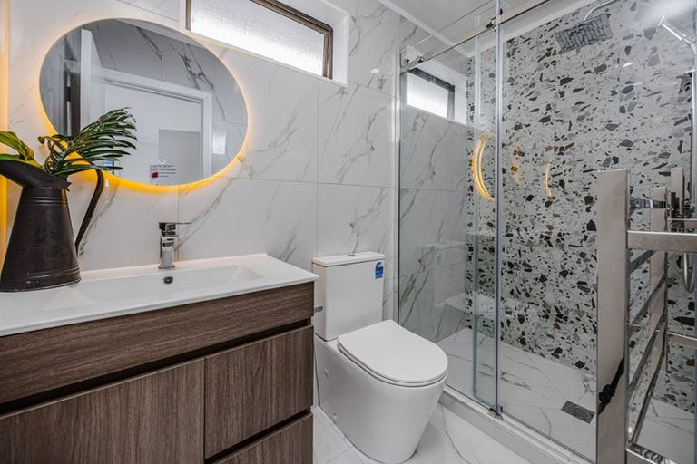 Photo of property in 114 Old Wairoa Road, Papakura, 2110