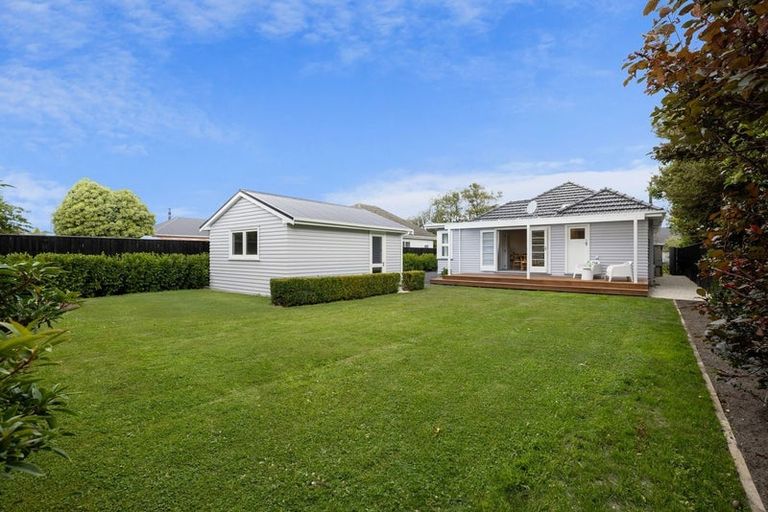 Photo of property in 8 Lothian Street, Ilam, Christchurch, 8041